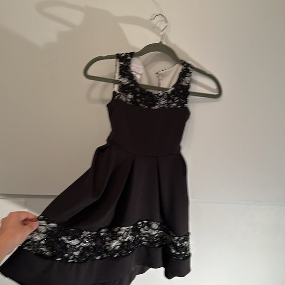 Stunning little girl's dress Iris & Ivy size 8 perfect - Picture 4 of 8